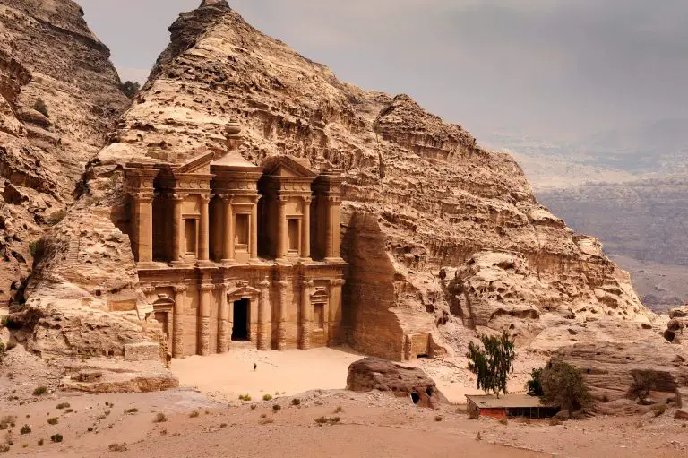 Discover Petra’s Captivating Beauty