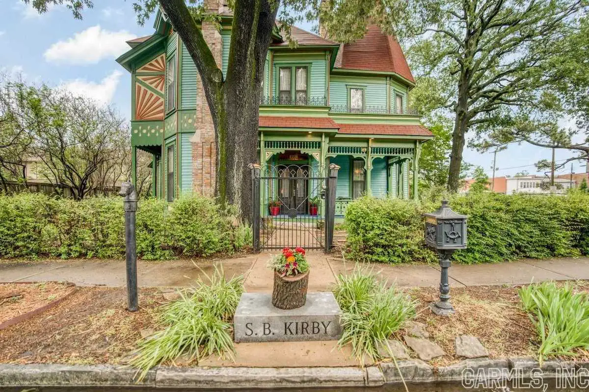 Immaculately Restored Furnished 1887 Queen Anne Victorian in Little