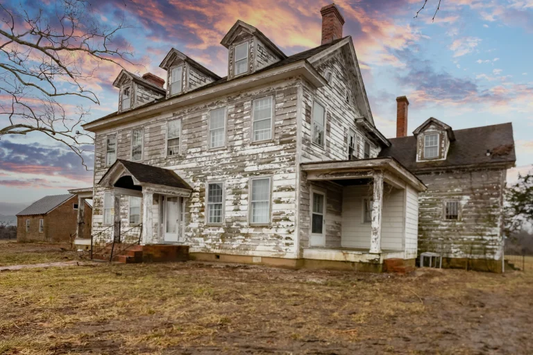 Beautiful Senator’s Farmhouse Built In 1929