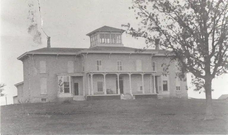 The Mysterious But Tragic Story Of Foote Mansion