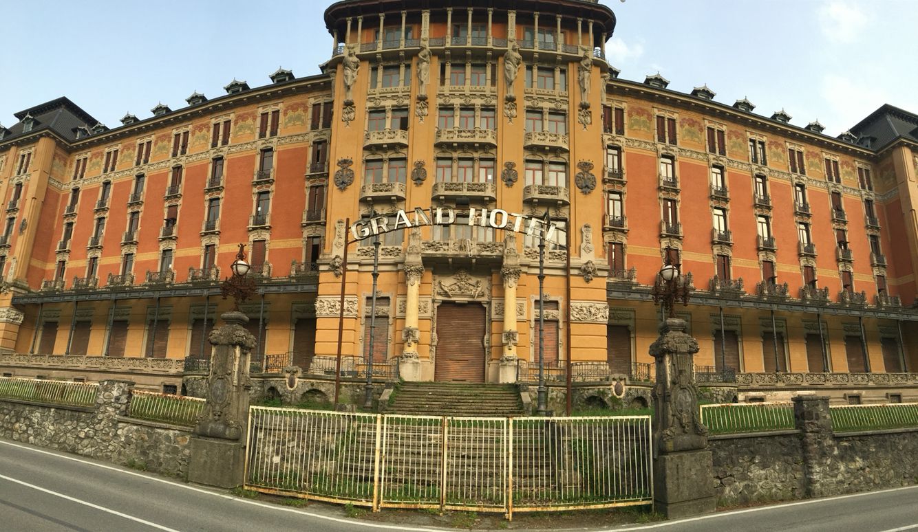 Abandoned Hotel In Northern Italy (San Pellegrino) (Photos) - The ...