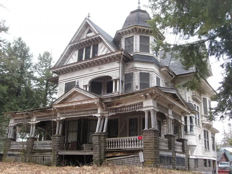 Abandoned 1900 George F. Barber Victorian in Fleischmanns, NY (PHOTOS)