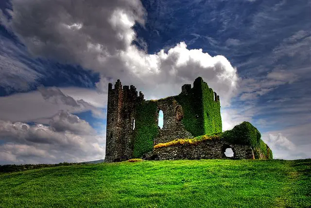 The Enigmatic Beauty Of The Abandoned Ballycarbery Castle: A Glimpse into County Kerry’s Rich History