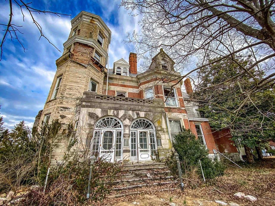 Abandoned Kentucky Gilded Age Castle Finds Buyer