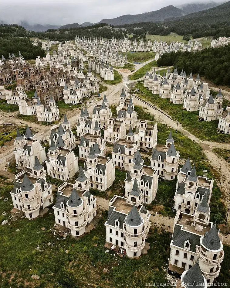 Eerie Photos Turkey’s $200 Million Abandoned Ghost Town