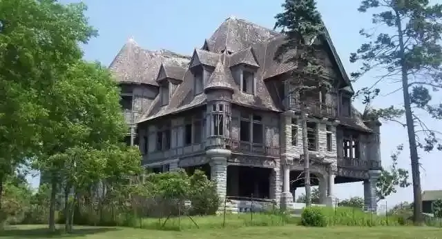 Abandoned 1894 Carleton Villa Getting New Life After Selling for $300K