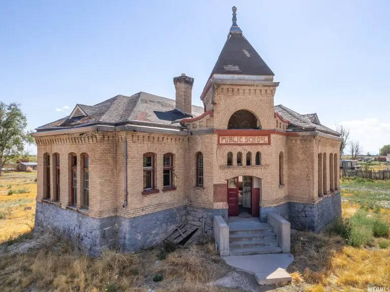 Save This Old C. 1895 Utah Fixer Upper Abandoned School For SALE On 1.41 Acre $95K