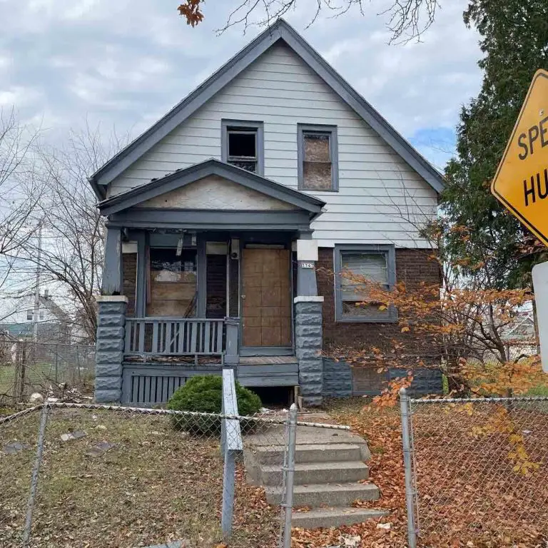 5 Abandoned Homes Under $20K Begging To Be Restored