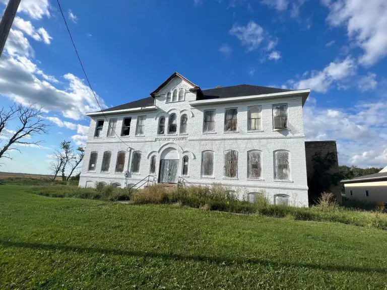 C.1909 Old Abandoned School For Sale In Minnesota