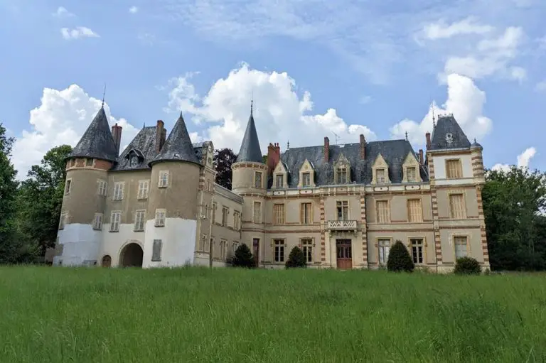 Château de la Chasseigne: Tour The ‘Secret’ Abandoned Castle Of A French Count