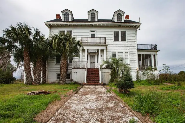 Huston House: Step Inside This Abandoned Home On Butler Island, Georgia