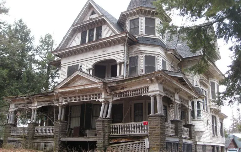 Abandoned 1900 George F. Barber Victorian in Fleischmanns, NY