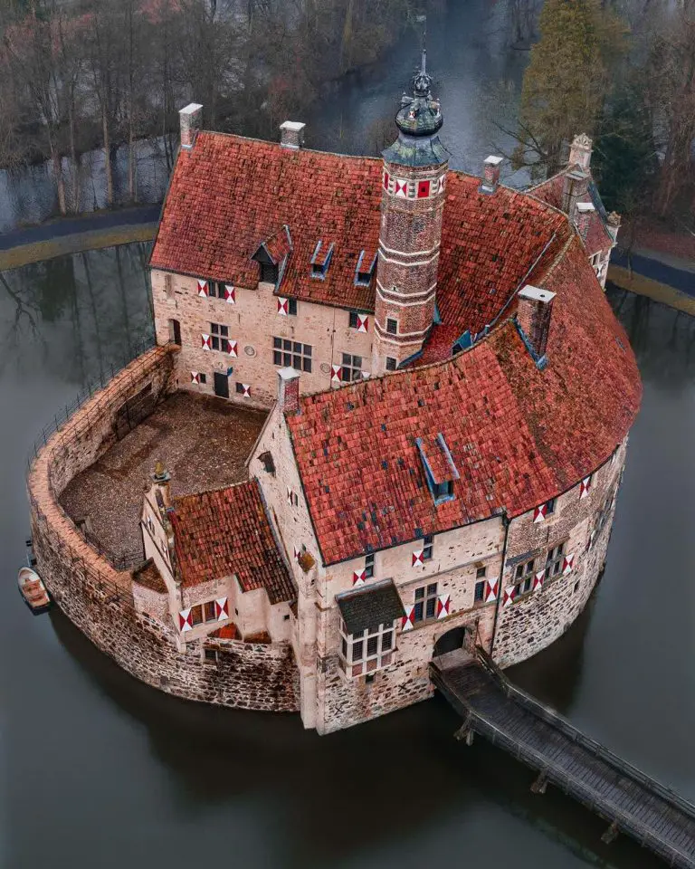 Germany’s Vischering Castle – Survived a Fire in 1521 and World War II