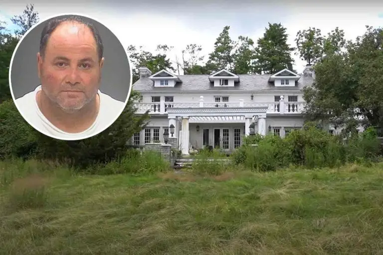 Inside The Abandoned “Gotti Mafia Family” Mansion Untouched Since 2016 FBI’s Raid