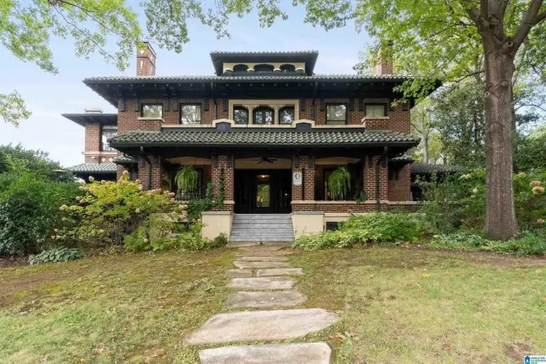 Historic 1910 Burnett-Morrow House Lists for $2.19 Million in Birmingham, Alabama