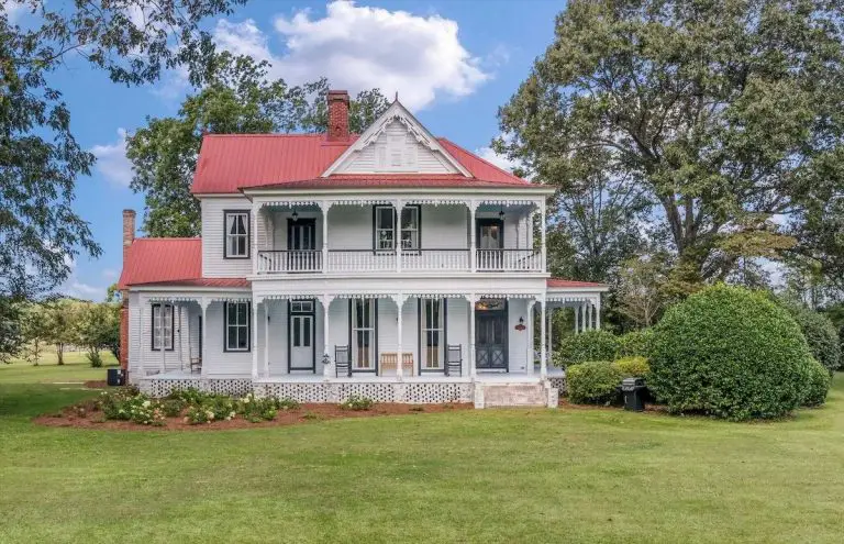 Historic 1893 Haigler House Only For $749K in Cameron, South Carolina