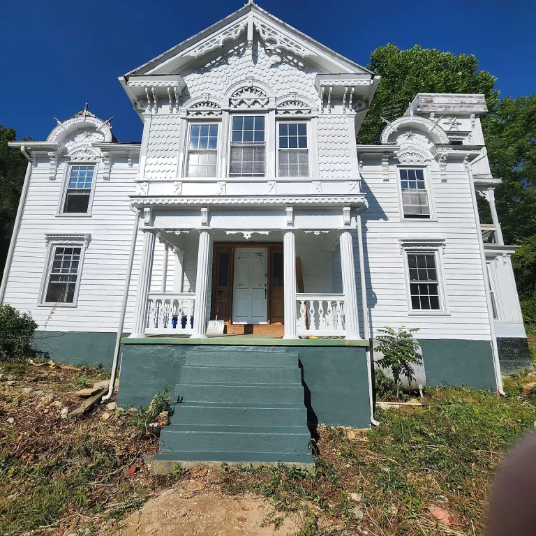 Historic Virginia Home With One-Of-A-Kind Details, Grayson-Gravely House