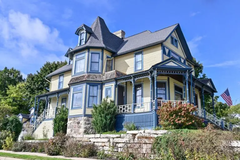 Historic 1900 Queen Anne Home Lists for $461,000 in Waukesha, Wisconsin