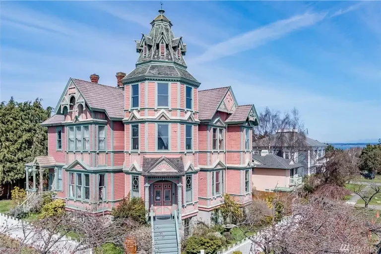 11 Bedroom 1889 Starrett Mansion On National Register Lists For $1.5 Mil. See Inside!