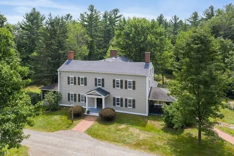 Circa 1790! Boxford Massachusetts Historic Home With 9 Fireplaces & 8 Picturesque Acres Sales For $1.29 Mil