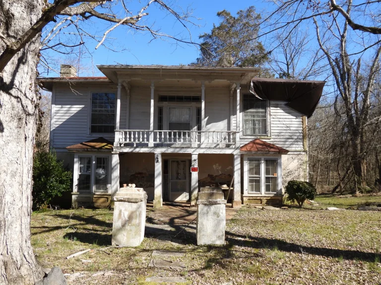 Abandoned Antebellum Cottage in North Carolina