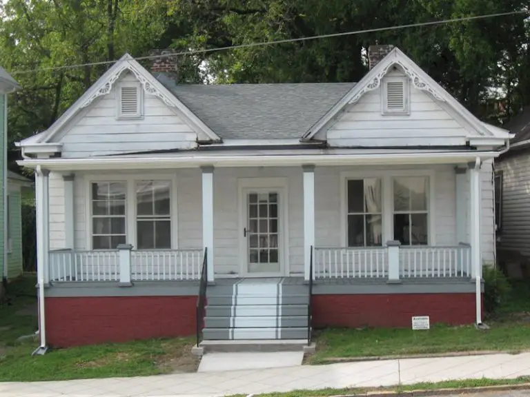 The Abandoned Harris-Altice House in 817 Pine Street, Danville for Sale