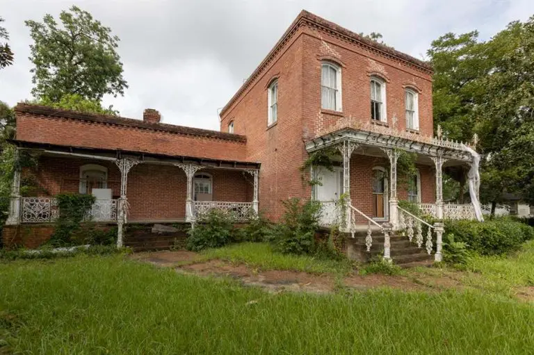 Inside The Abandoned House Of A Captain Plagued By Tragedy