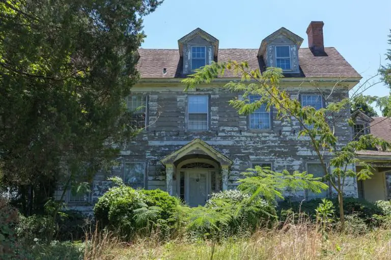 Explore This Abandoned All-American House Steeped In History