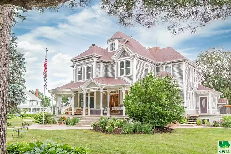 1889 Historic House With Irreplaceable Details Lists For $339,900!