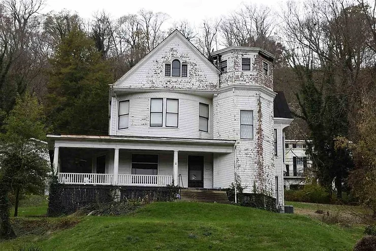 Maysville Victorian With Curved Grand Staircase At $124,500! Photos Inside!