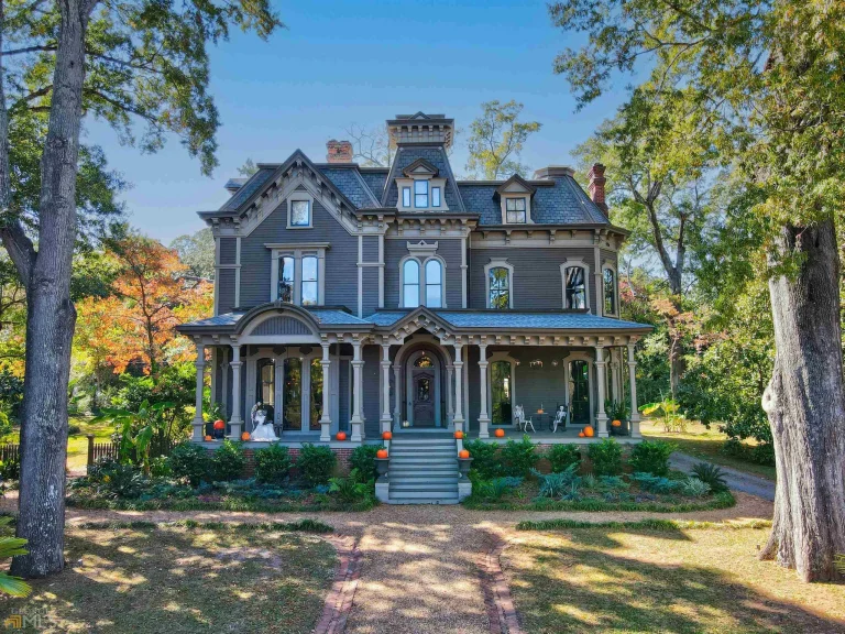 1882 Georgia Stranger Things House With Breathtaking Interior At $1.5M! Inside Photos!