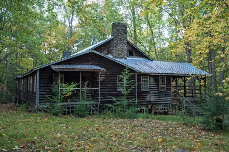Tour The Abandoned Tennessee Ghost Town Where Millionaires Vacationed