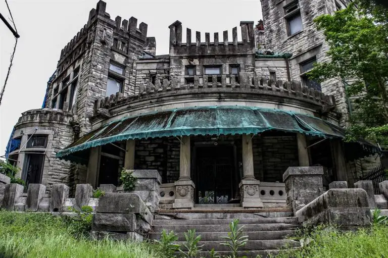 Tennessee Castle Abandoned By An Eccentric Millionaire