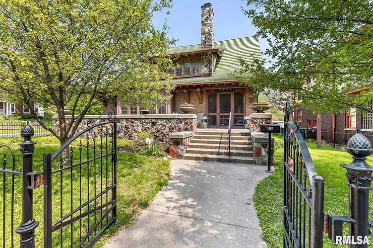 1910 Arts & Crafts Bungalow In Same Family Since 1945 Hits Market For $250K!