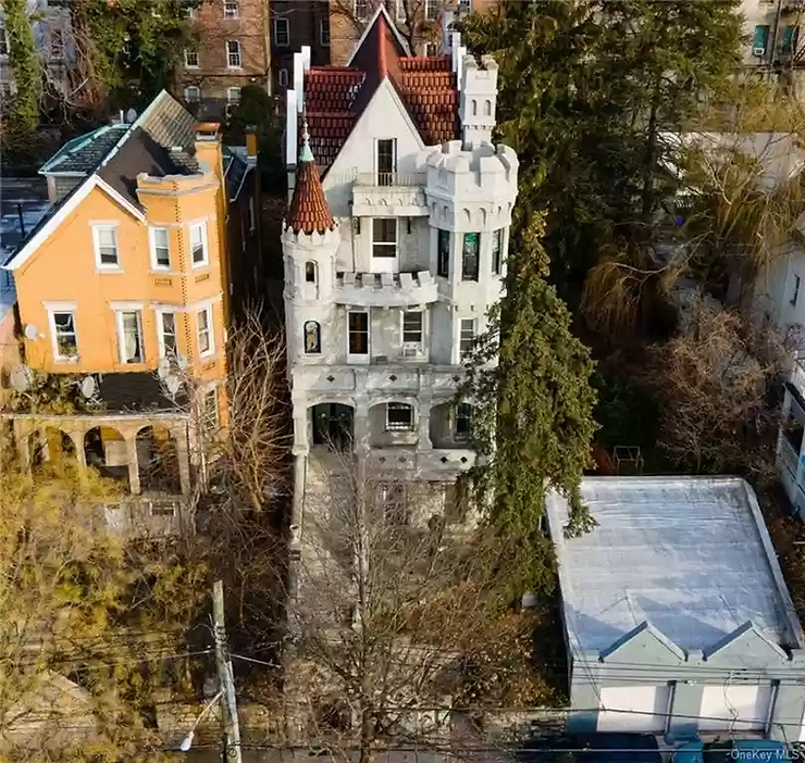 1914 NY Castle of Kingsbridge Terrace With 28 Rooms Selling At ...