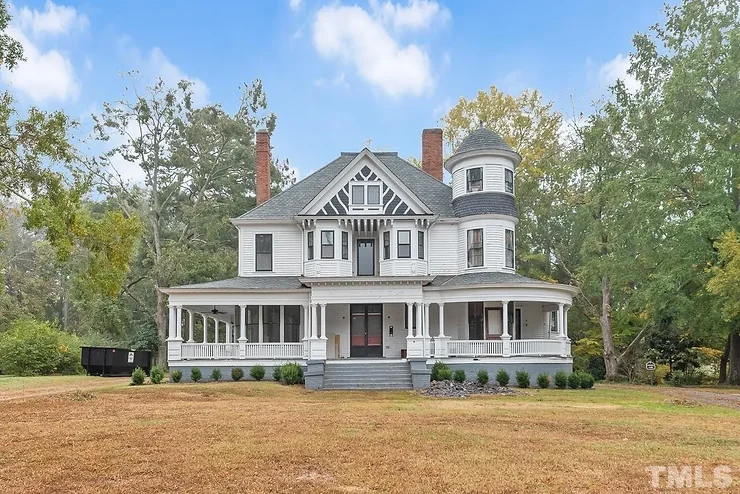 1904 National Register Queen Anne With 6 Bedrooms & Curved Stairway On Sale For $980,000!