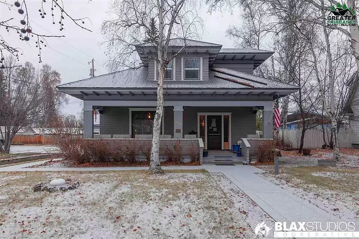 Alaska Bungalow With Stunning Metal Ceilings For Only $555,000! Inside Pics!