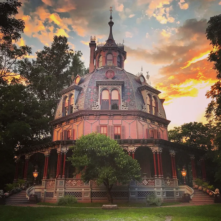 Octagonal Victorian With Egyptian Room – One of the Most Visually Unique Homes!