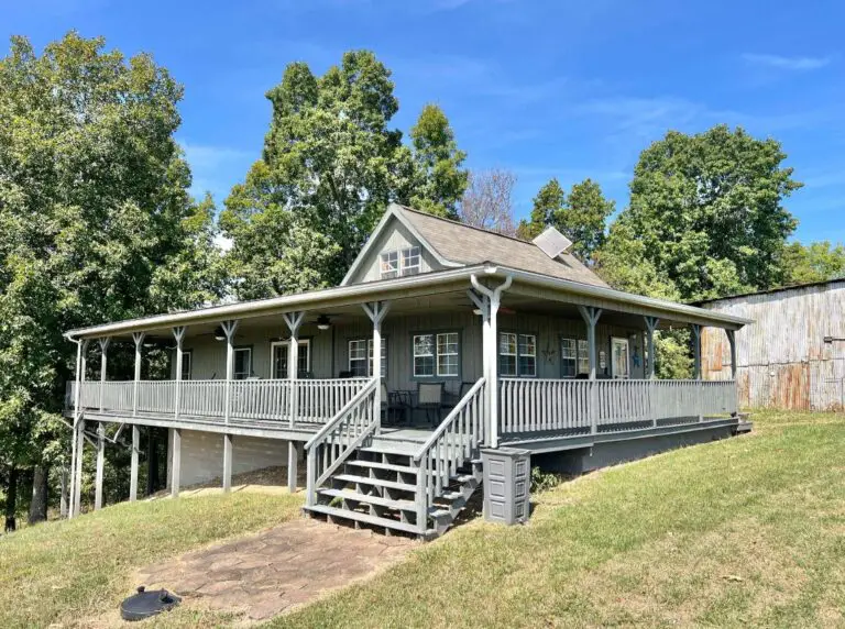 Fully Equipped Cabin With Basement And Porch Now On Auction!