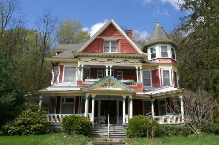 Restored c.1900 Queen Anne by George F. Barber