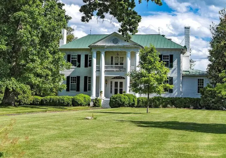 “Oak Ridge”, Circa 1836 On 32 Acres in Danville, Virginia For $1,900,000!