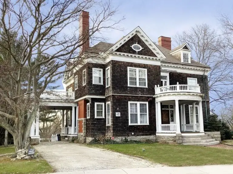 The Robert Marshall House — 654 Highland Avenue, Fall River, MA