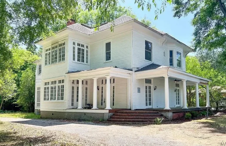 Diamond in the Rough! The Baldwin Mansion in Alabama. $89,900