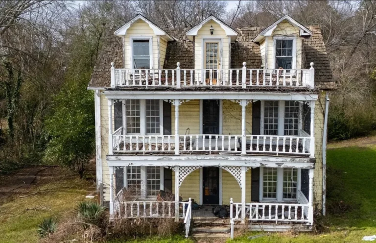 Fixer Upper Alert! 8 beds/4 baths in Texas. $98,500