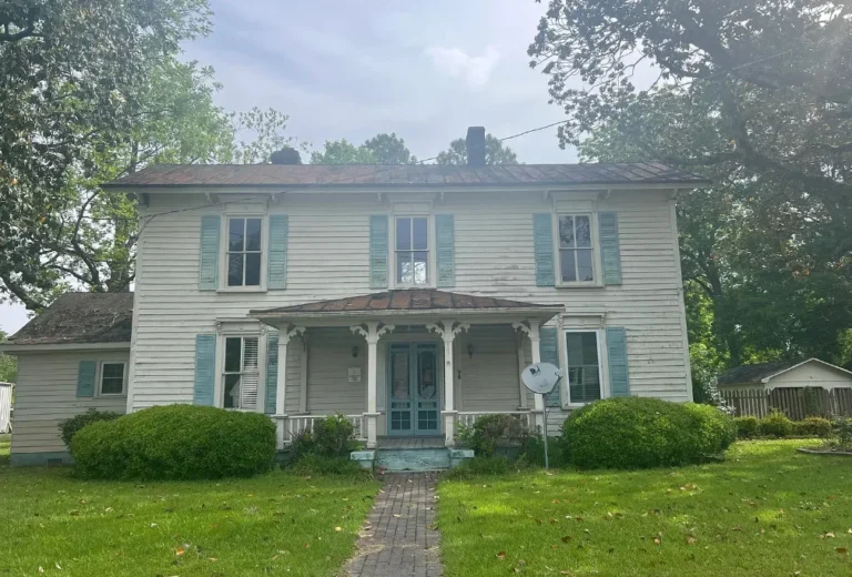 Has a guest house! Salsbury-Jones House, Circa 1880 in North Carolina. $132,975