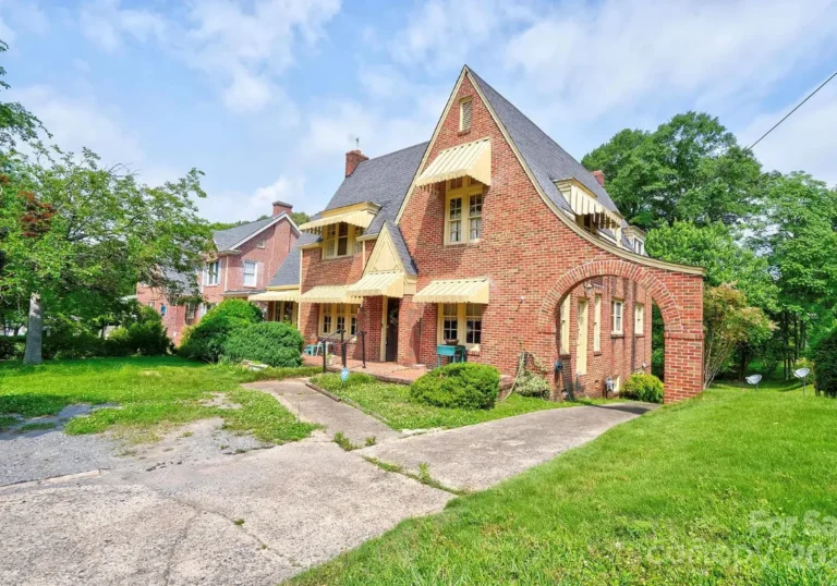 Circa 1936 in North Carolina For Just $250,000! Sink is lovely!