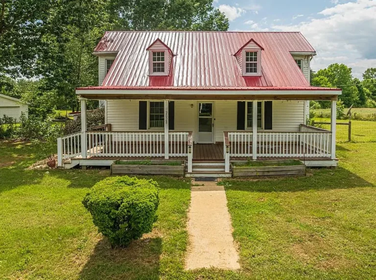 Pretty setting! Over 12 acres in Virginia. $339,900