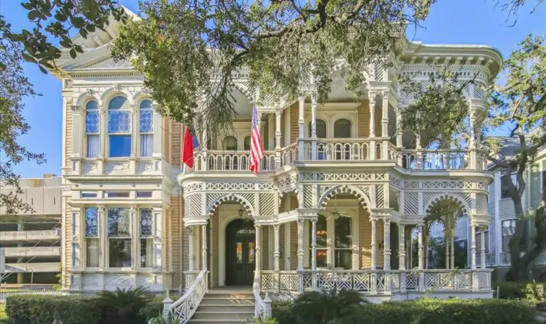 Breathtaking 1886 Sonnentheil House in Galveston, Texas Asks $1.4 Million