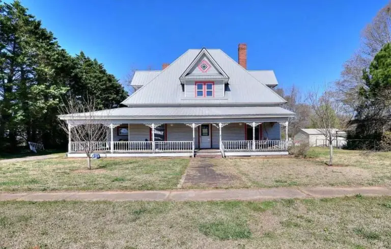 Porch Goals! Almost 1 Acre in Georgia For $199,900!