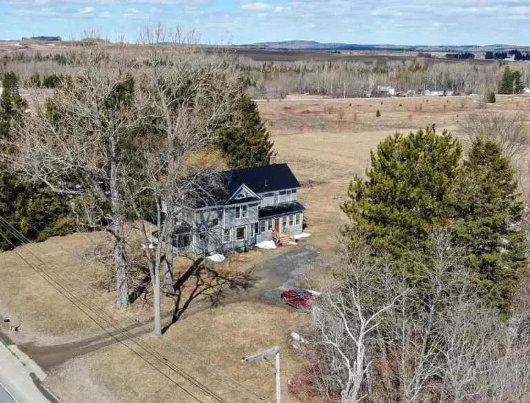 Diamond in the Rough in Maine! Over 1 Acre For Only $249,900!